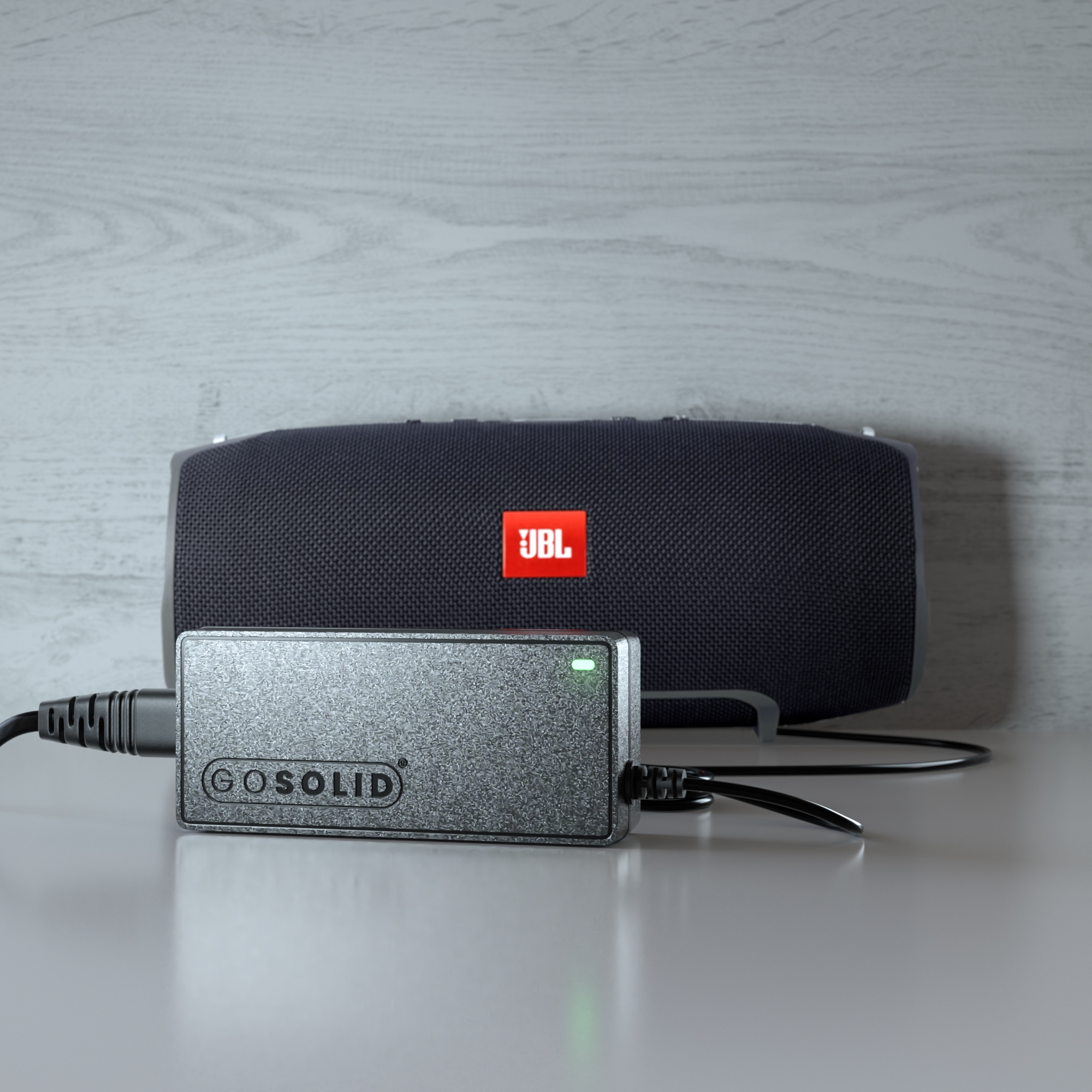 ᐅ • GO SOLID! JBL Xtreme Oplader | bij Opladers.nl